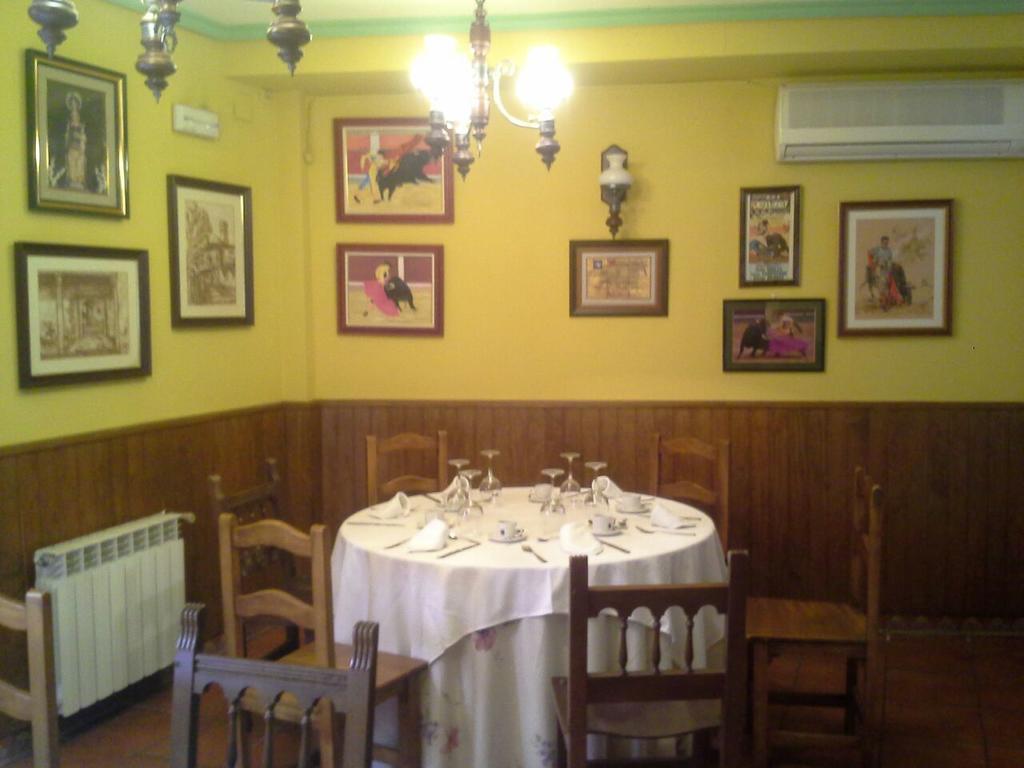 Hostal Restaurante Villa De Sepúlveda Exteriér fotografie